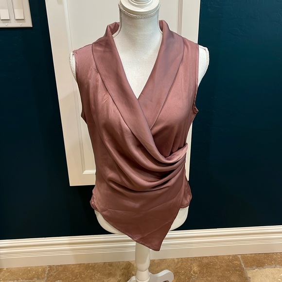 Tops - 🎉Host Pick🎉 Mauve faux crossbody blouse